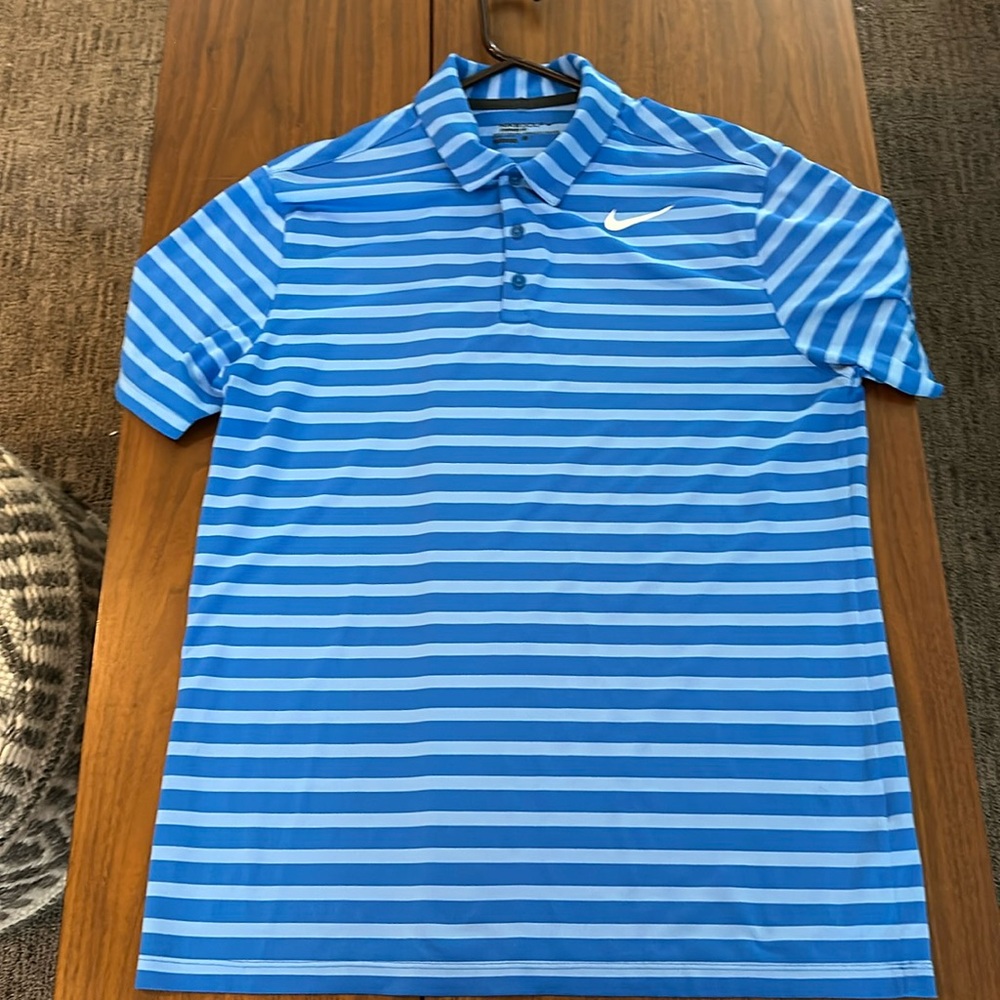 Men’s Nike golf pool size large